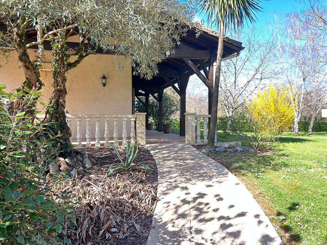 Maison à SAINTE-LIVRADE-SUR-LOT