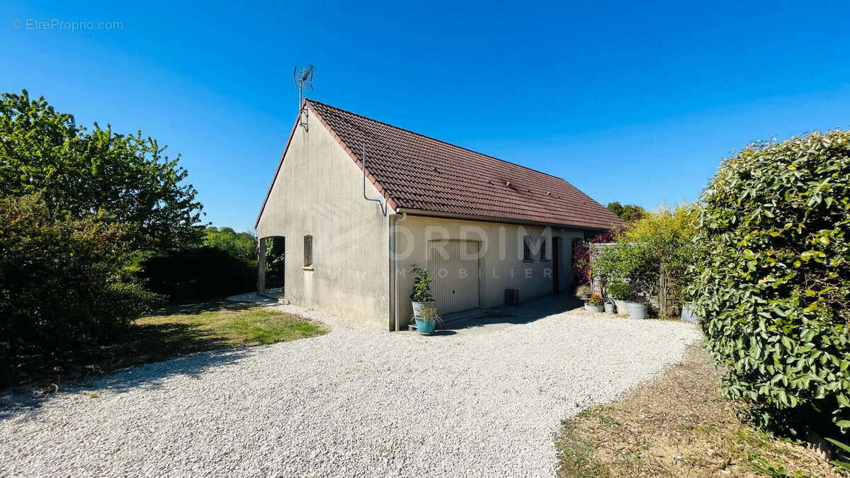 Maison à FLOGNY-LA-CHAPELLE