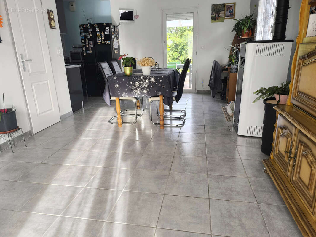 Maison à LA BATIE-DIVISIN