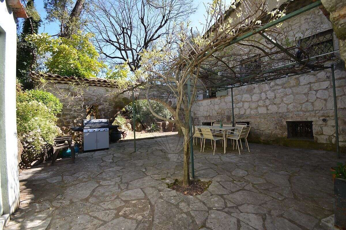 Maison à ROQUEFORT-LES-PINS