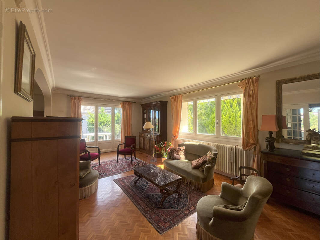 Maison avec jardin et garage - photo 2