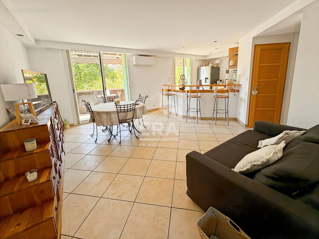 Appartement à CARRY-LE-ROUET