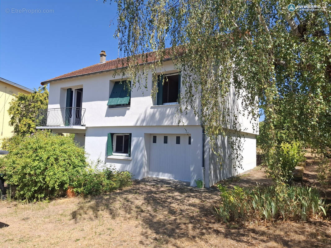 façade avant - Maison à MONTLUCON