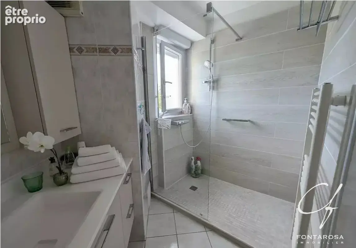 Bel appartement 3 pièces avec grande terrasse à Fréjus - photo 7