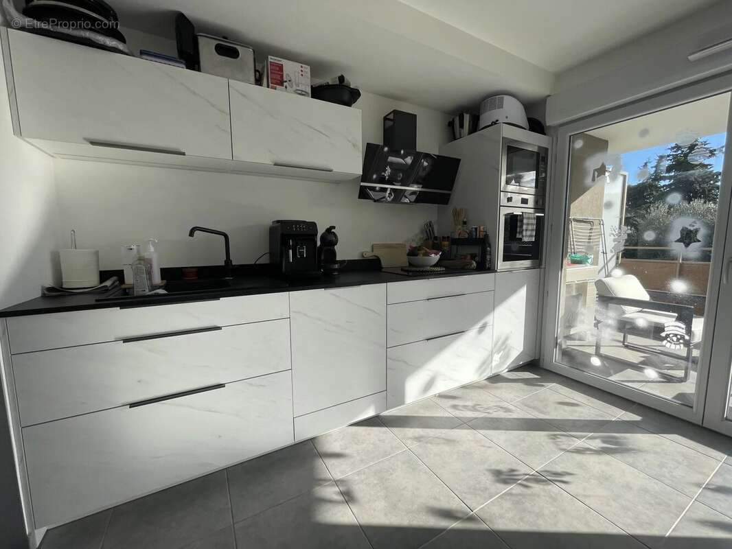 Appartement à CHATEAUNEUF-VILLEVIEILLE