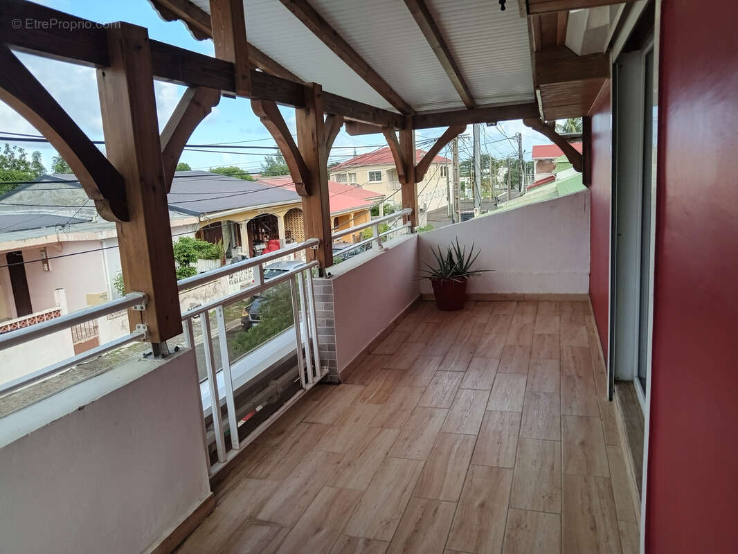 Maison à CAPESTERRE-BELLE-EAU