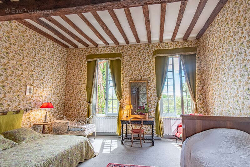 CHATEAU de famille du 17e siècle en très bon état à vendre à GIBEL - photo 8