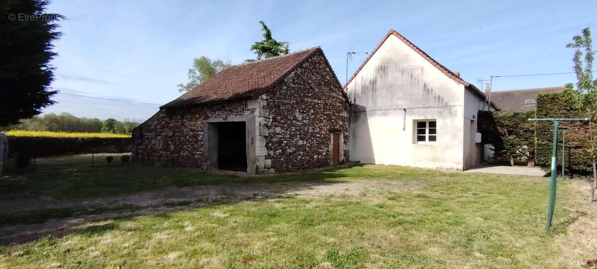 Maison à DANGE-SAINT-ROMAIN