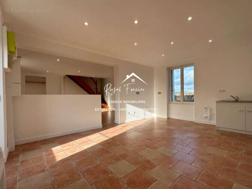 Maison à YZEURES-SUR-CREUSE