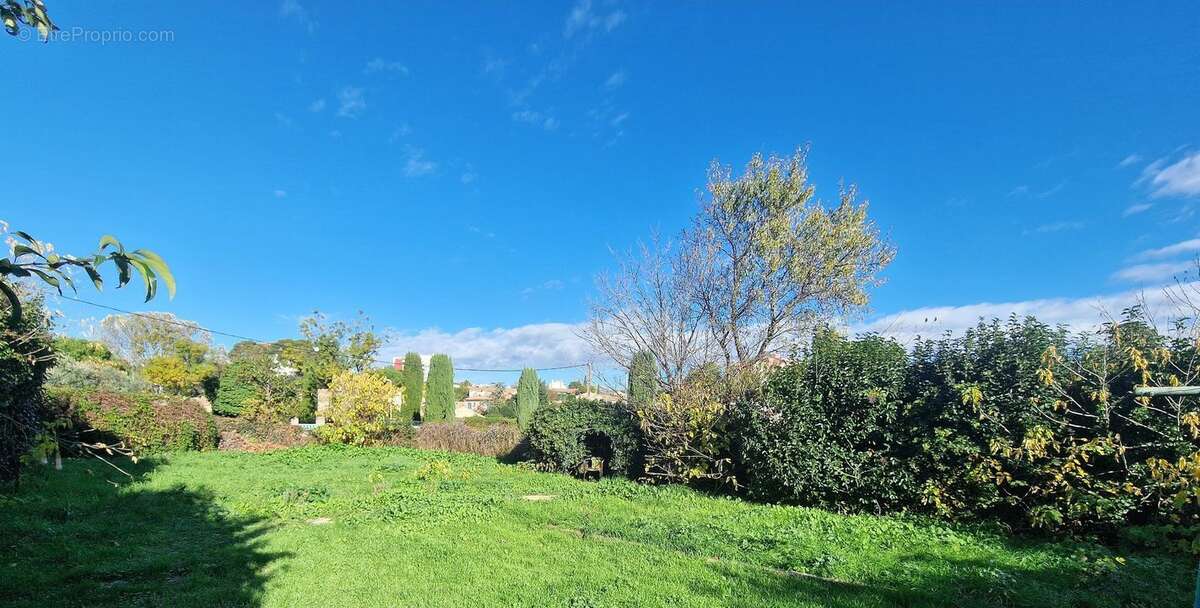 Terrain à LA PENNE-SUR-HUVEAUNE