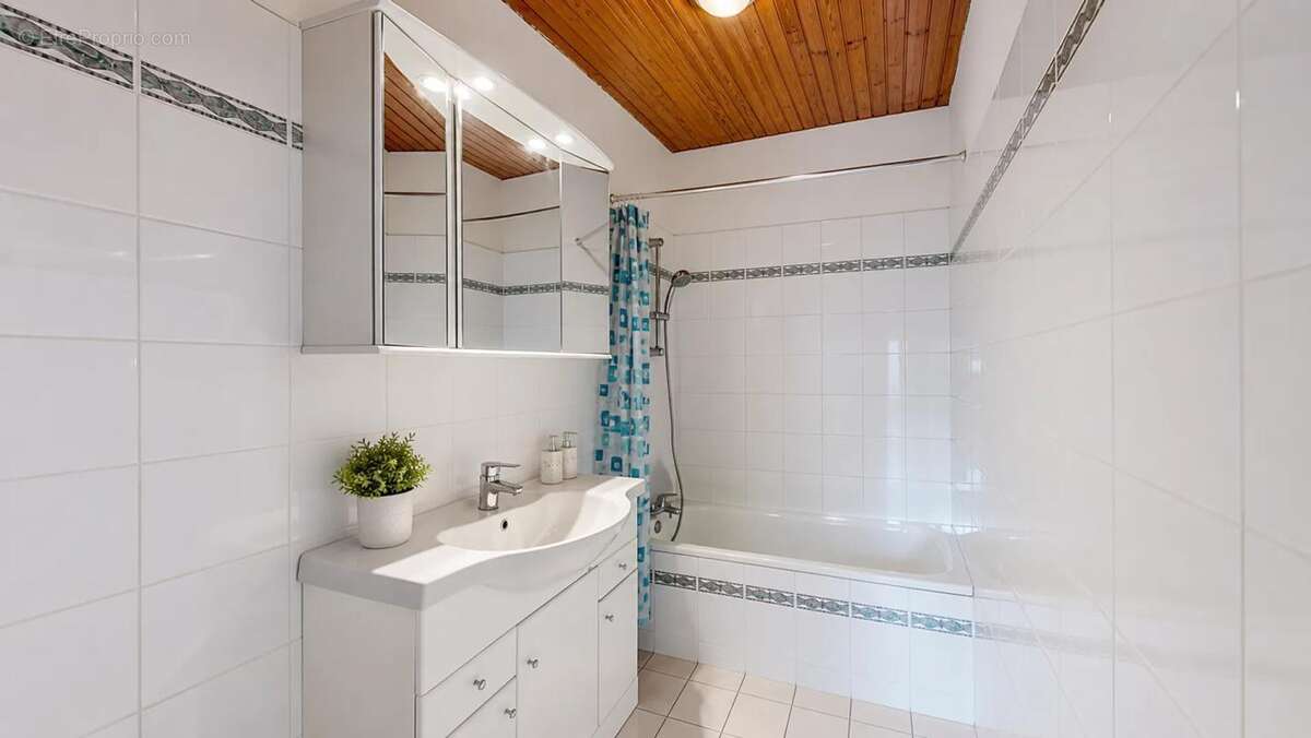 COURGENT : Maison - 203m²  sur 1380m2 de jardin - 5 à 6 chambres - photo 19