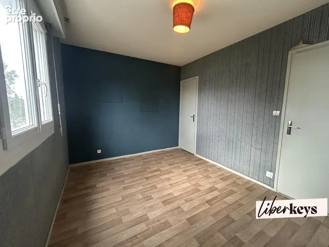 LANESTER-Appartement T4 -76m2- proche Naval Groupe - photo 7
