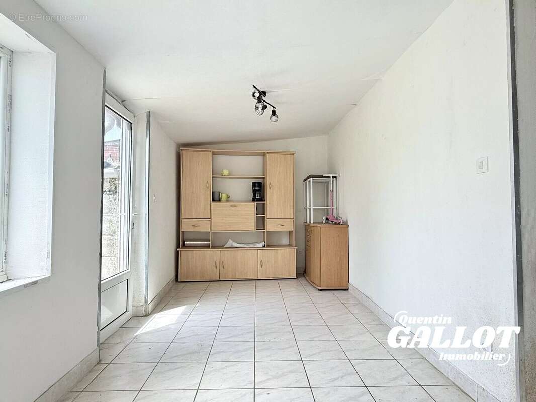 NOUVEAUTÉ - Maison "Caroline" avec jardin et fort potentiel - photo 6