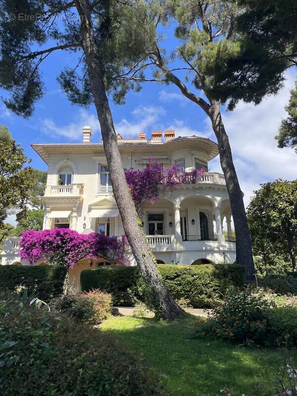Appartement à ROQUEBRUNE-CAP-MARTIN