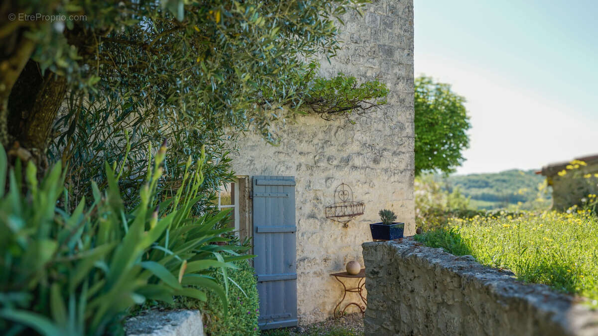 Maison à LACOUR