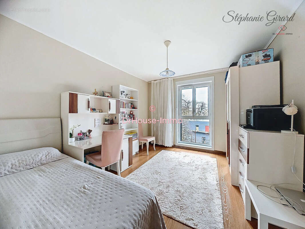 Appartement à SAINT-JEAN-DE-LA-RUELLE