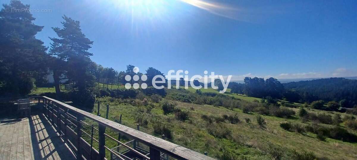 Maison à RUYNES-EN-MARGERIDE