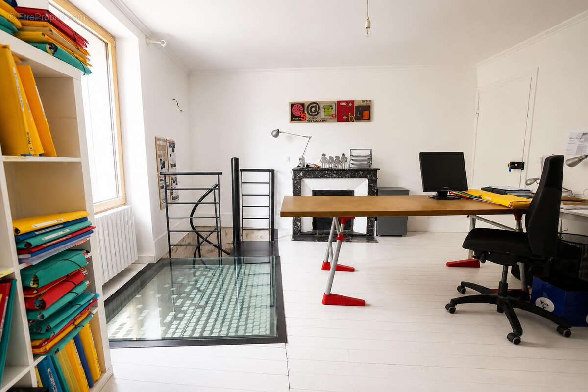 Maison à MEZIERES-SUR-SEINE