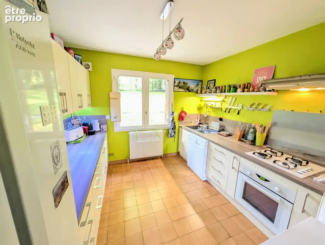 Maison avec vue dégagée, RER C à pied - photo 10