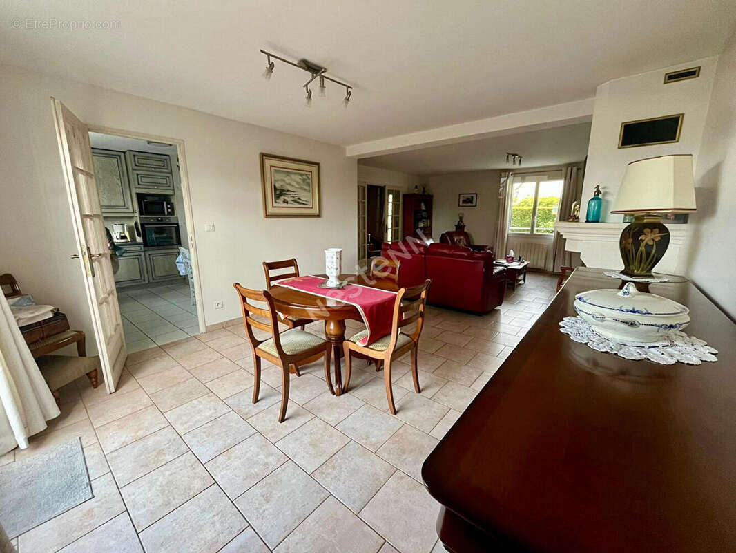 Maison à MARLY-LA-VILLE