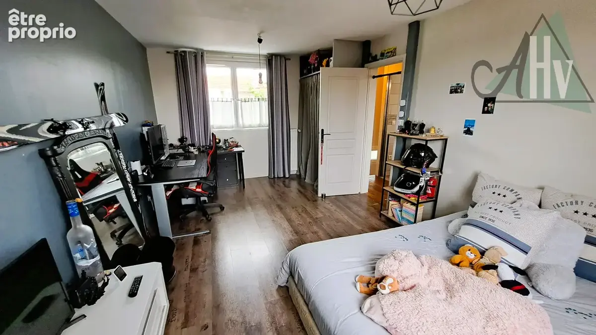 DRAVEIL (91) - Maison rénovée de 116 m2 avec 3 chambres et joli jardin arboré. - photo 11