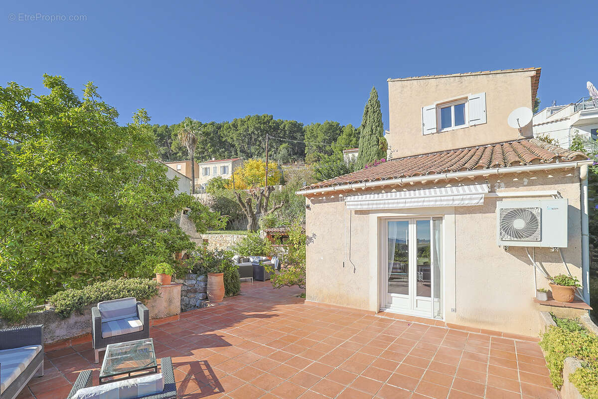 Maison à LA FARLEDE