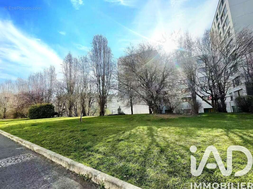 Photo 2 - Appartement à IVRY-SUR-SEINE