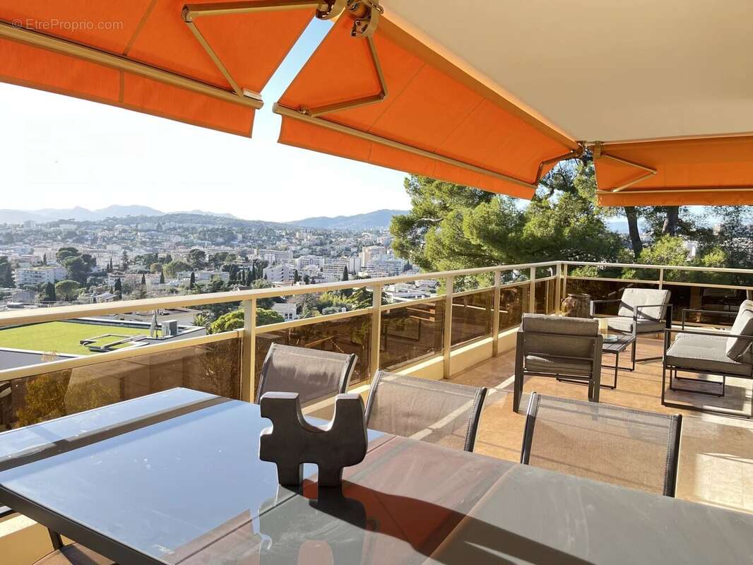 Appartement à LE CANNET