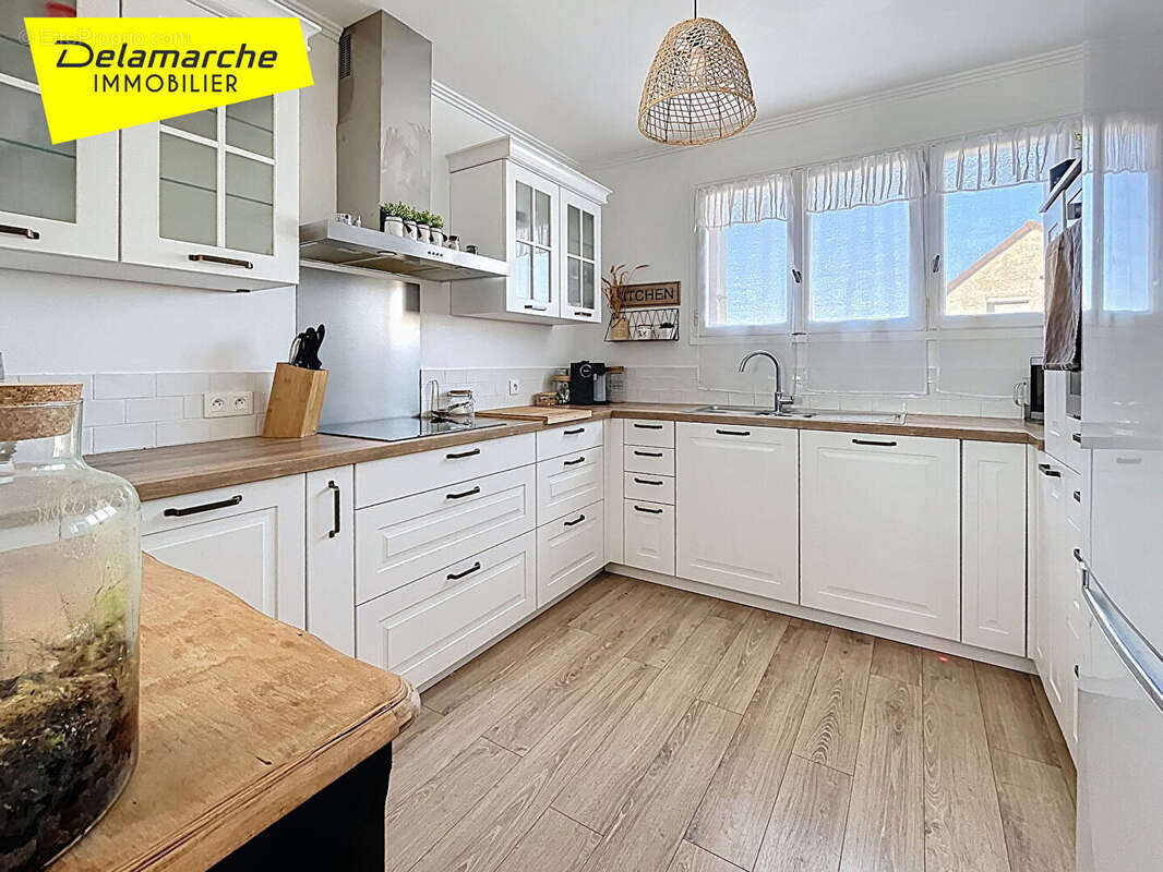 Maison à DONVILLE-LES-BAINS