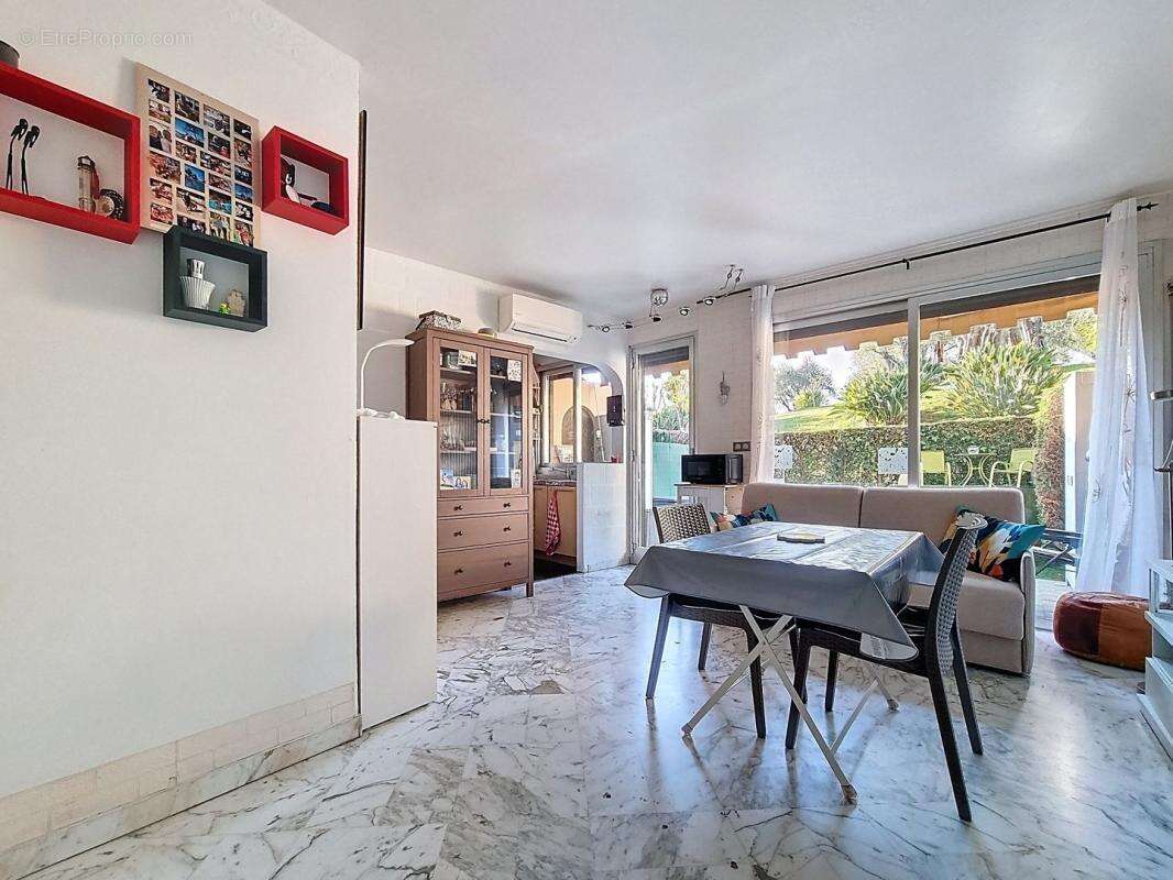 Appartement à LE CANNET