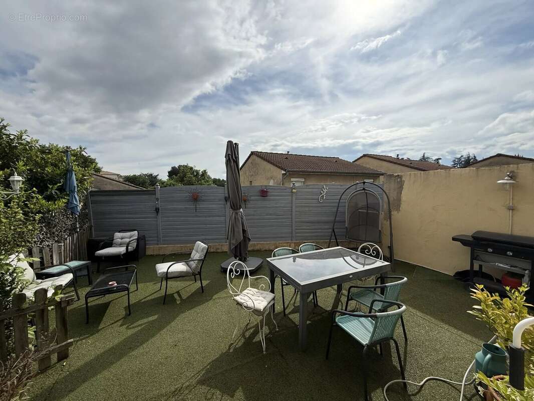 Maison à MONTELIMAR