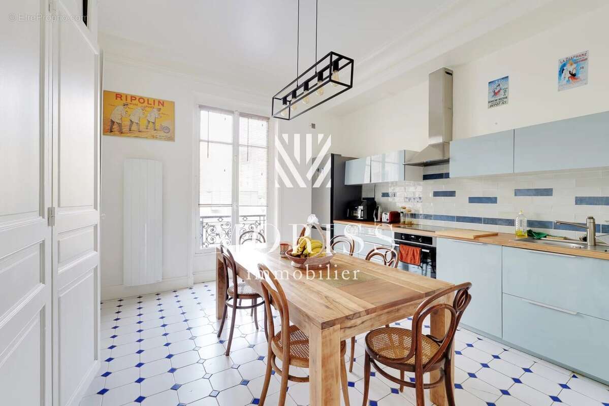 Appartement à PARIS-17E