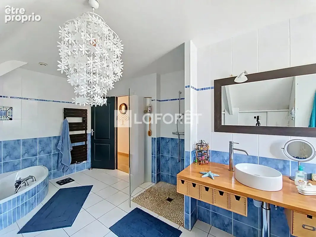 Maison avec piscine Malansac 7 pièce(s) 210 m2 - photo 17
