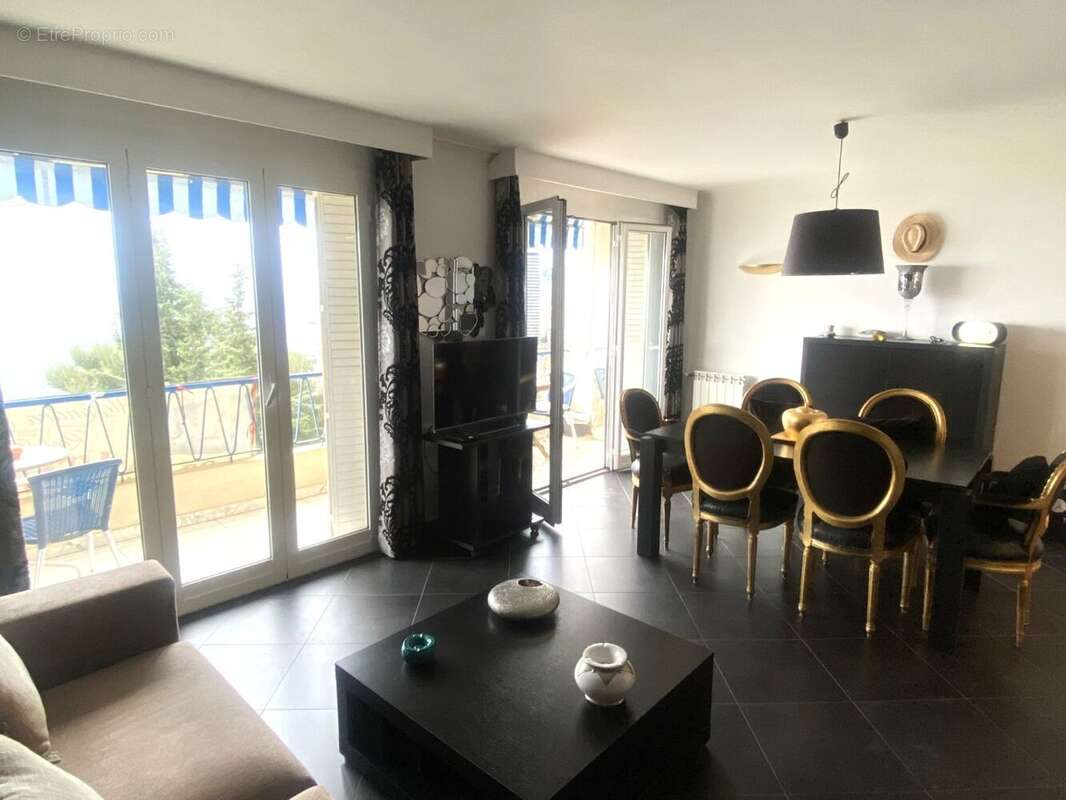 Appartement à ROQUEBRUNE-CAP-MARTIN