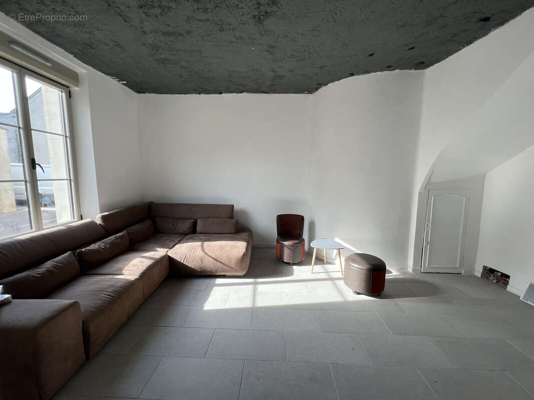 Secteur cormontreuil -  opportunite local commercial de 118m2 avec vitrine - photo 2