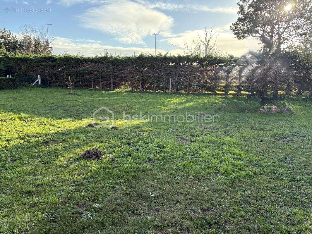 Terrain à OUISTREHAM