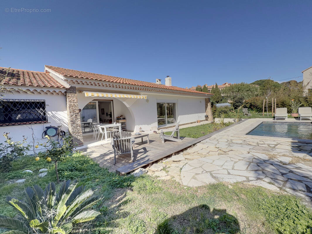 Maison à SIX-FOURS-LES-PLAGES