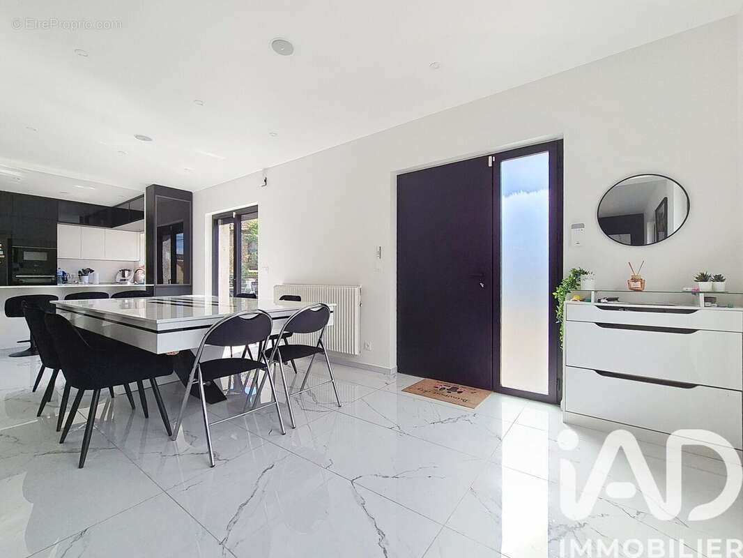 Photo 2 - Maison à VIGNEUX-SUR-SEINE