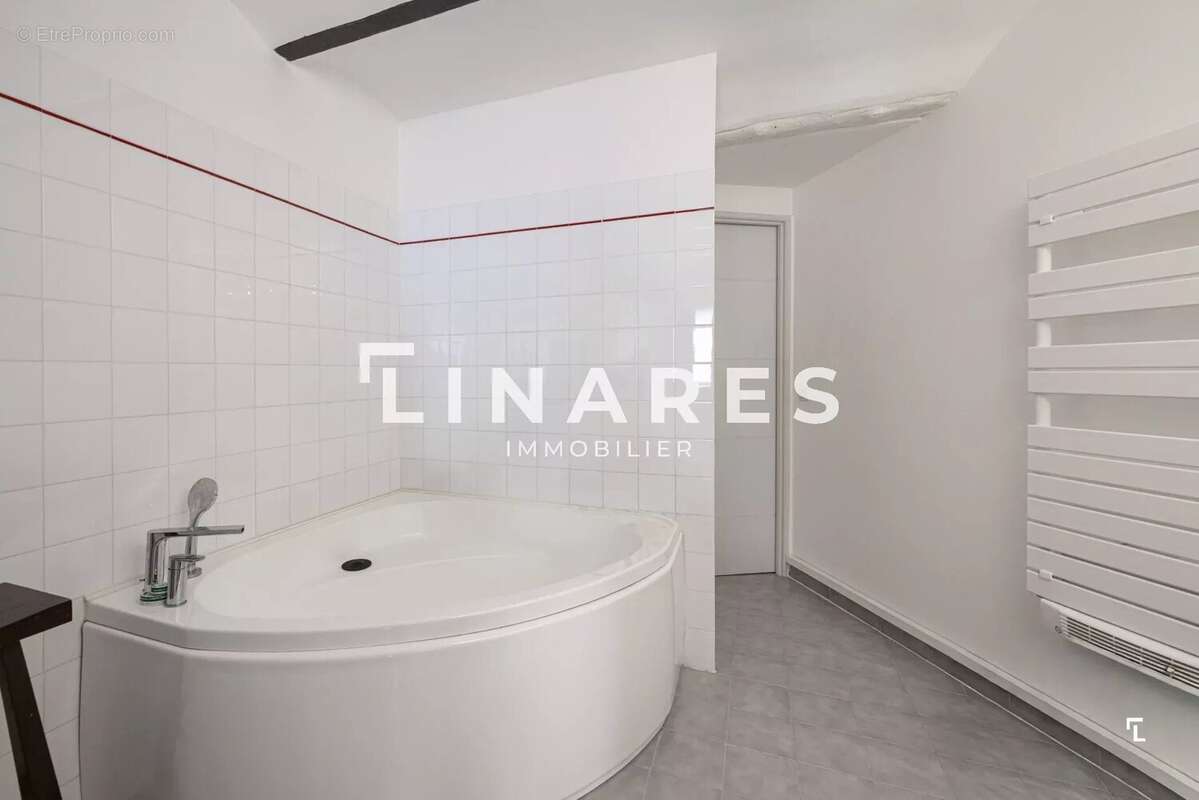 Appartement à MARSEILLE-2E