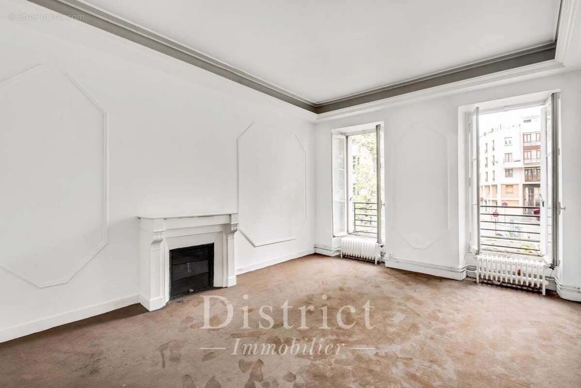 Exclusivité / Place Clichy. 4 pièces de 112m². 3 chambres. - photo 4