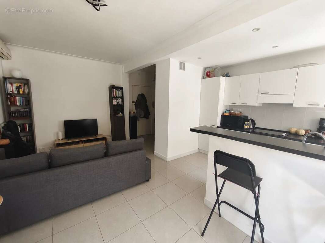 Nice cessole, 2 pieces en etage eleve avec balcon et  cave - photo 4