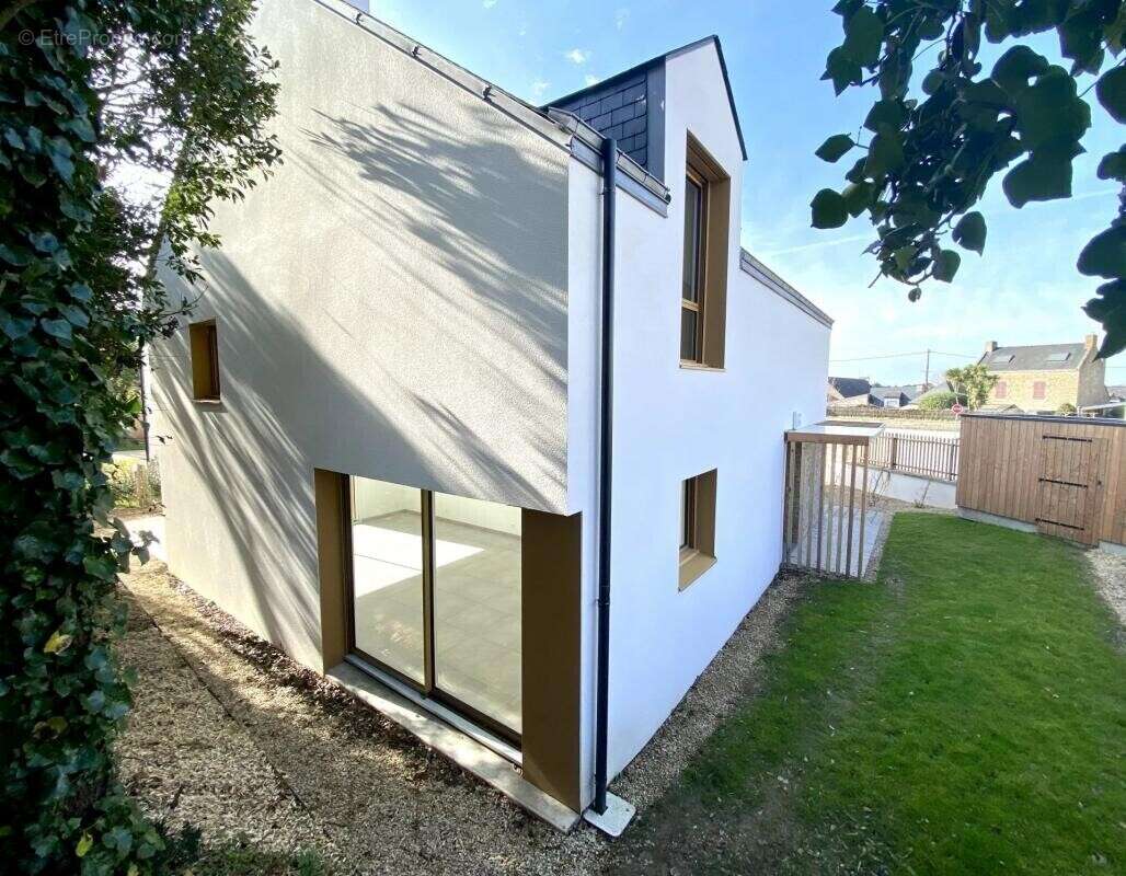 Maison à LARMOR-BADEN