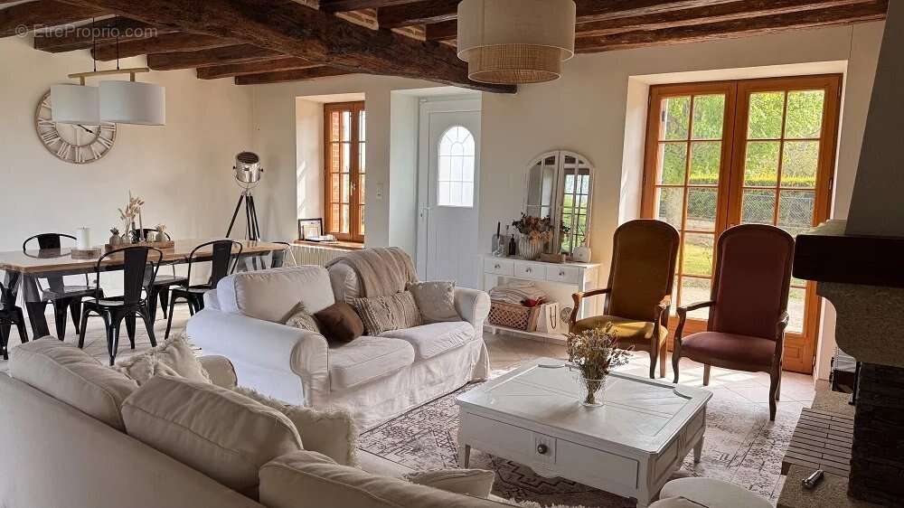 Maison à BEAUNE-LA-ROLANDE