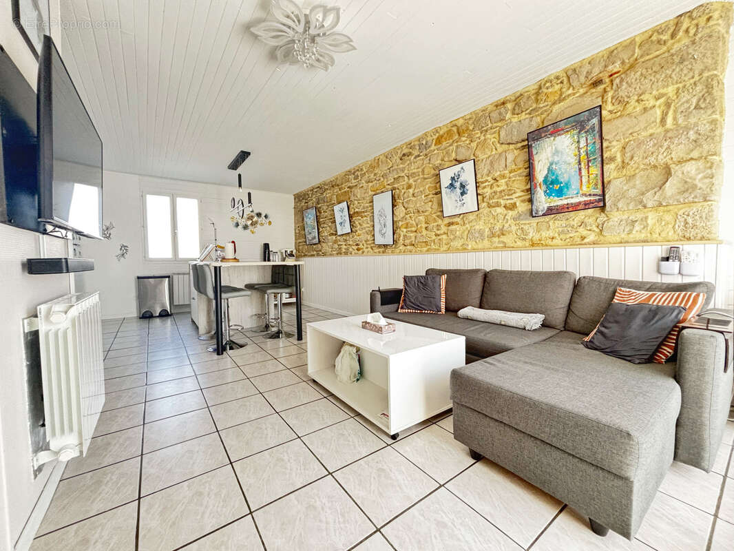 Maison à VAULX-MILIEU