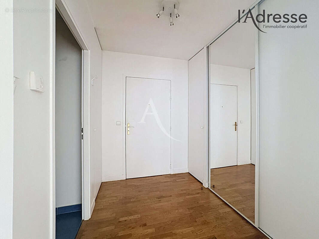 PUTEAUX/Domaine Lulli Studio de 39 m² avec cave - photo 6