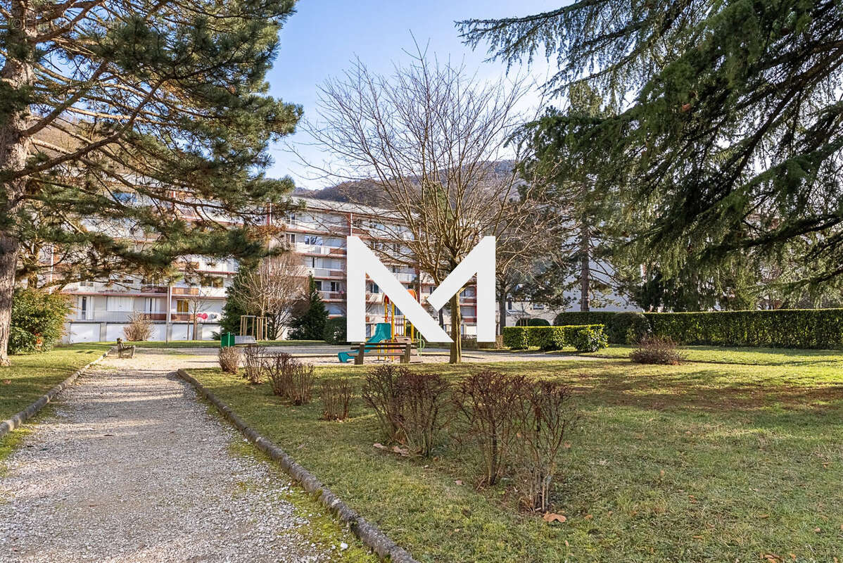 Appartement à SAINT-MARTIN-D'HERES