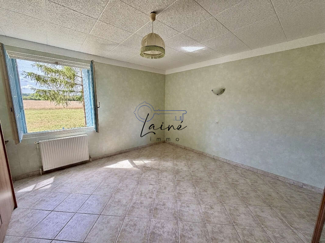 Maison à rénover avec 1,3 ha de terrain et garage 150m2 - Plaisance 24560 - photo 4