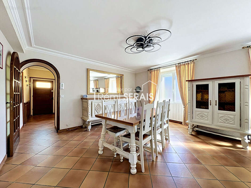 Maison à SAINT-PIERRE-DU-REGARD