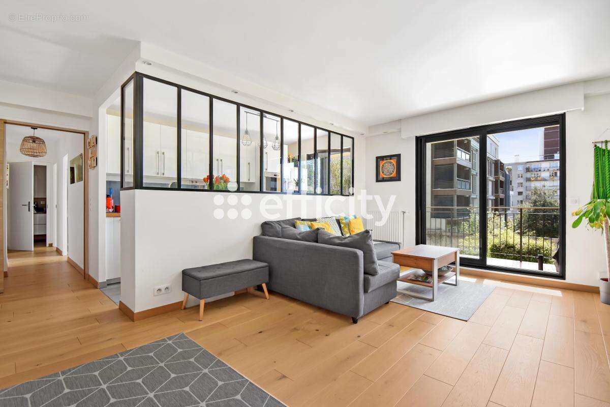 Appartement à COURBEVOIE