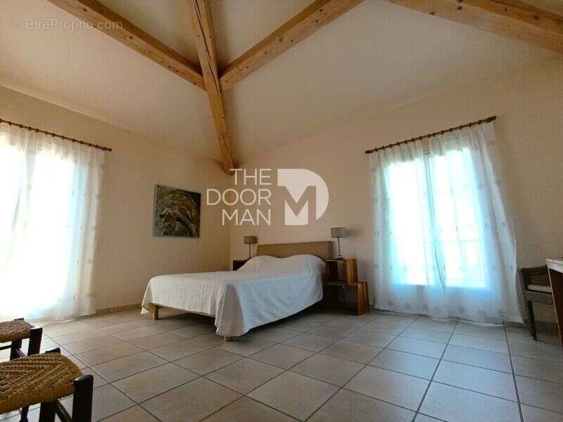 Maison à SIX-FOURS-LES-PLAGES